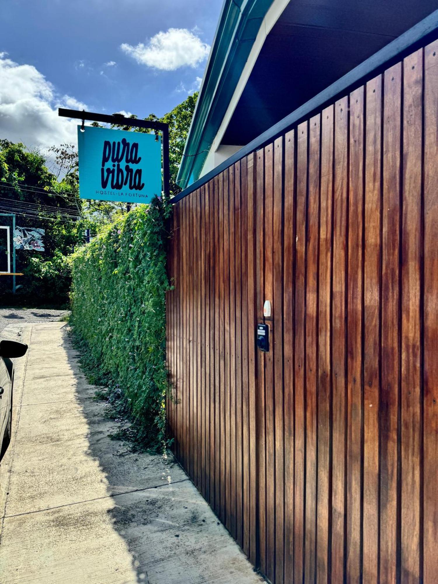 Pura Vibra Hostel La Fortuna Exteriör bild