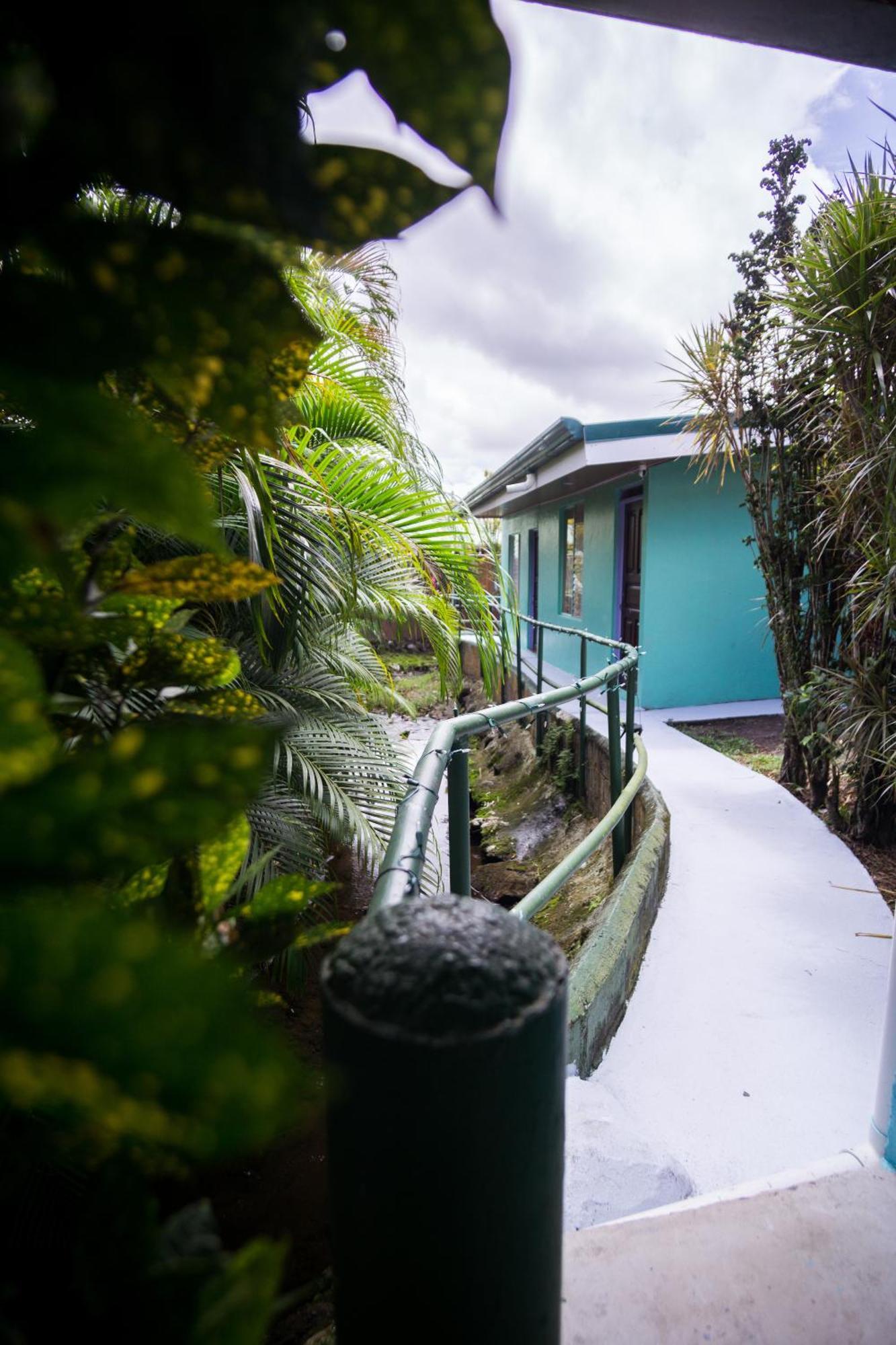 Pura Vibra Hostel La Fortuna Exteriör bild